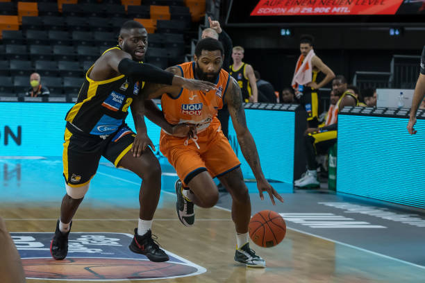 同时也让他 同时也让他